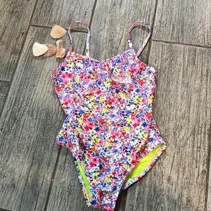 Girls Swimsuit worn 1x Old Navy. Looks new Sz 10